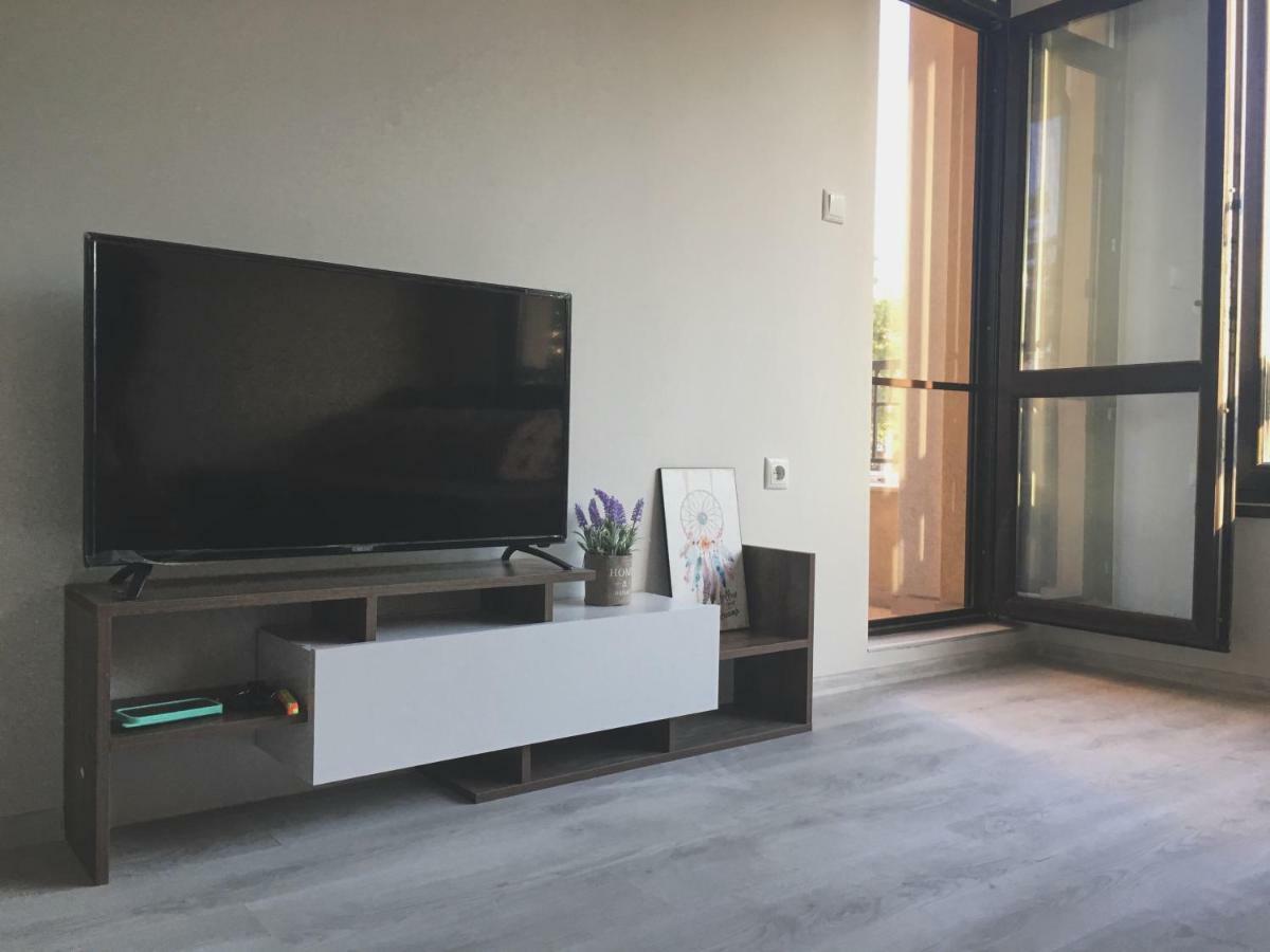Azzurro Apartment - Ideal For Your Seaside Escape In بورغاس المظهر الخارجي الصورة